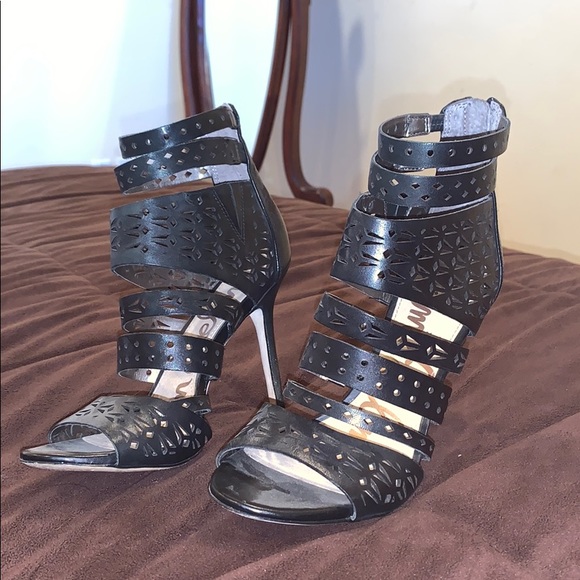 Heels - Picture 3 of 3